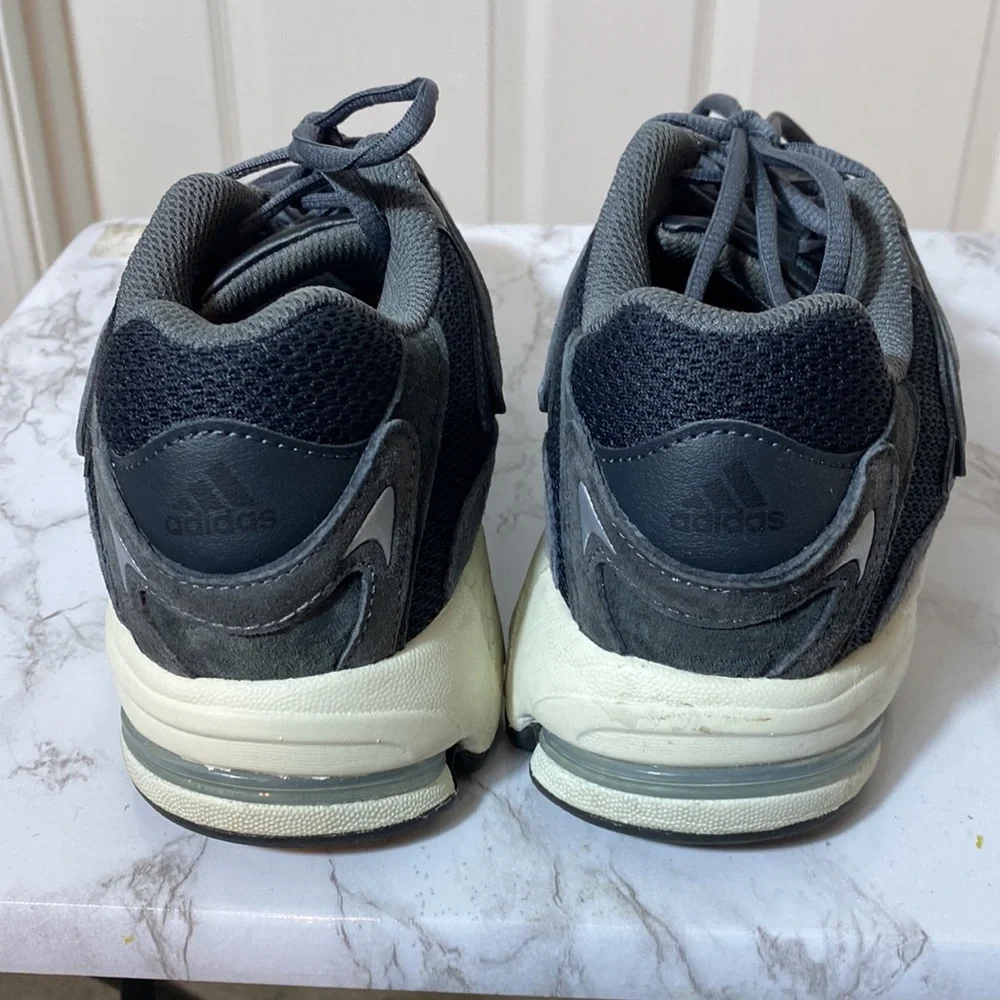 Adidas Response CL Core Black Women's Sneakers 8.5 with Box
